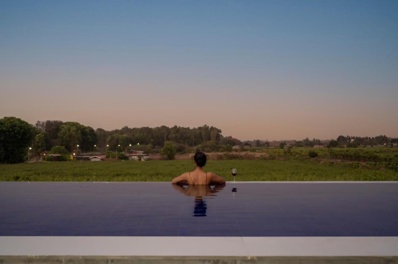 Saffronstays Onellaa, Nashik - Infinity Pool Villa Surrounded By A Vineyard Exterior photo